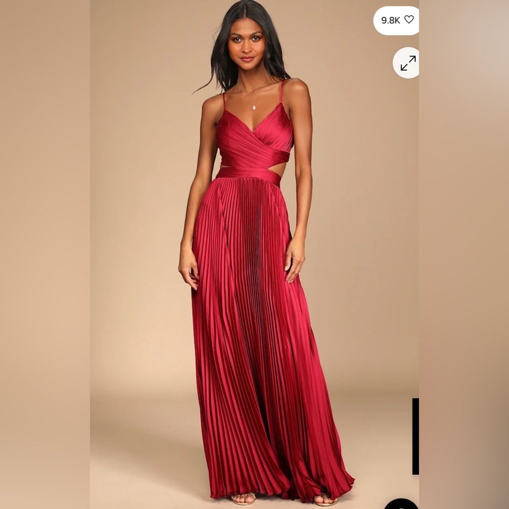 NWT-Got a glam wine red pleated cutout maxi dress size M